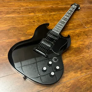 Schwarze SG-E-Gitarre, verchromte Hardware, Kreuzgriffbrett, beliebte Gitarre, schneller Versand