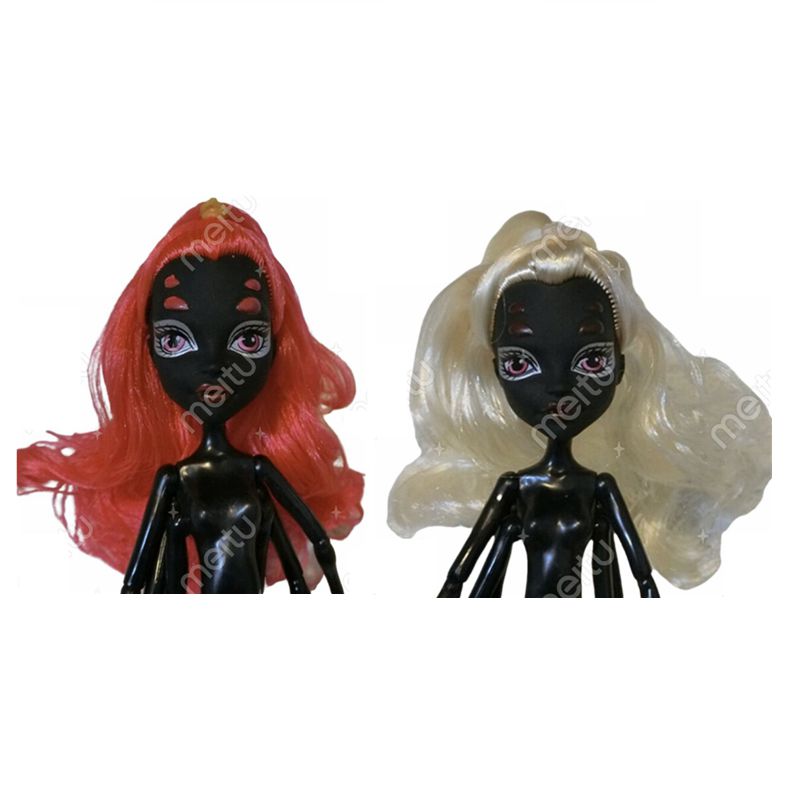 Black Skin Monster Doll Head 2 stuks/batch Fashion Red en White Hair Doll Installation Kit Diy Game gecombineerd met prachtige make -up geschikt voor monsterspeelgoed