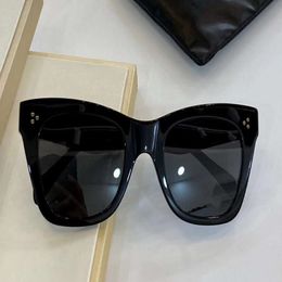 Lunettes de soleil carrées noires œil de chat, verres gris S004, lunettes de soleil design pour femmes, Sonnenbrille des lunettes de soleil, nouveau avec boîte262y