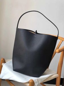 Sac fourre-tout noir Le NS Park Cowhide Single Designer Designer Luxury Backet Backet Back Backs Sacs pour femmes voyage