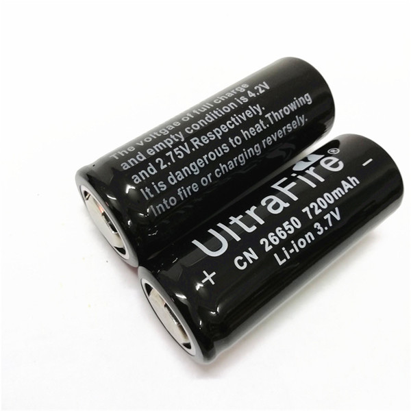 26650 7200MAH 3.7V充電式リチウムバッテリーの色は、T6懐中電灯バッテリーに使用される黒と赤を持っています
