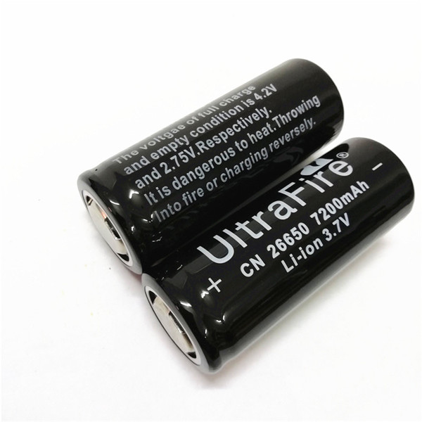 26650 7200mAh 3.7V şarj edilebilir lityum pil rengi, T6 El feneri pili için siyah ve kırmızı kullanılmış