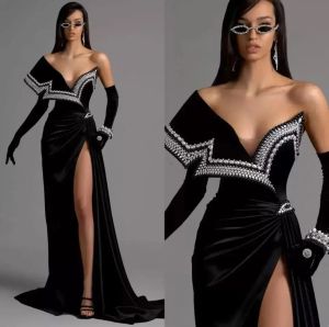 Robes de soirée en velours noir balayage train hors de l'épaule robes de bal sirène haute fente perles robes robes de célébrité formelles robe sur mesure