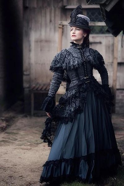 Robes de bal gothiques victoriennes noires avec manches longues col haut corset agitation médiévale nord cosplay Hollween robe de soirée