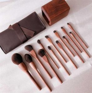 Brosse de maquillage en noyer noir ensemble Powder de haute qualité Powder Blush Foundation Foundation Feed Shudge Make Up Brush Beauty Tools 2111191181841