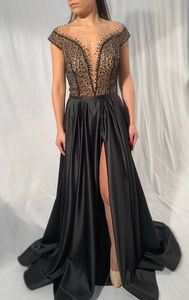 Robe de mariée noire avec manches, robe nuptiale unique, robe de profondeur en V illusion, robes en dentelle noires, robes gothiques, robe alternative pour le mariage