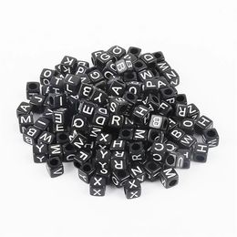 Cartas numéricas de acrílico negro/negro Accesorios de joyería con cuentas de bricolaje Cuenta cuadrada 100 piezas/lote