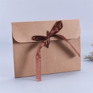 Noir blanc papier Kraft carton enveloppe sac écharpe emballage boîte Photo carte postale enveloppe cadeau boîte avec ruban