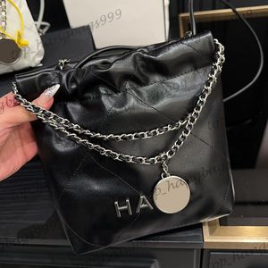 Zwart wit lederen klassieke gewatteerde mini -winkel touw schoudertassen zilveren letter munt charme ronde riem ketting crossbody handtassen kaarthouder zak 20 cm 20 cm