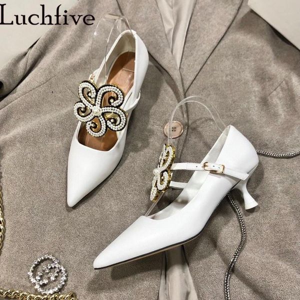 Zapatos de cuero con tacón de gatito y punta puntiaguda para Mujer, zapatillas de Mujer con diamantes de imitación y flores de diseñador, zapatos de fiesta de pasarela, color blanco y negro