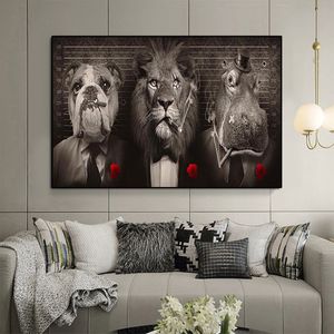 Lion sauvage noir dans un costume Affiches et impressions sur toile Lion abstrait fumant un cigare Peintures sur toile sur le mur Art Photos