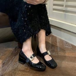 Chaussures habillées plates pour femmes noires strass boucle bout carré 2022 nouveau français rétro mi talons pompes femmes