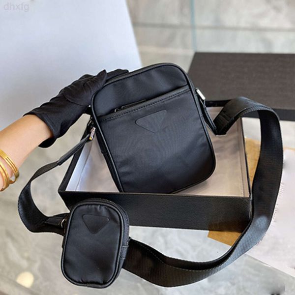 Black Zipper Postman Nylon Sacs Fashion Mens Triangle Crossbody Bags Womens Mini Messenger Sac Mobile Phone Phone Pourse Pourse Purs P.