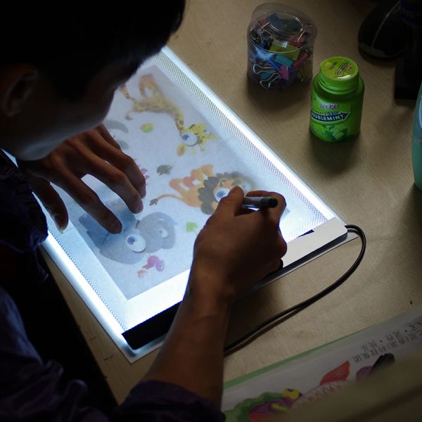 Pizarras Tableta de dibujo con luz LED para niños A4 Magic Pad Sketch Sign Mirror Copy Tablet Tablero de seguimiento de flujo de aire con atenuación digital para niños