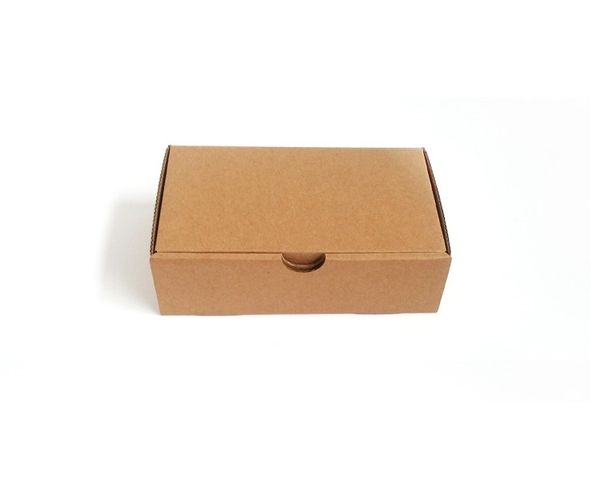 Boîtes-cadeaux en papier kraft vierges Boîte d'expédition de courrier Carton ondulé Emballage cadeau de mariage Boîtes d'emballage de faveur de fête de Noël WB3428