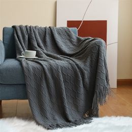 Manta de alta calidad cómoda de lana de felpa de punto nórdico a cuadros súper suave Bohemia hogar sofá decoración con borla 221109