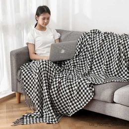 Deken Moderne Eenvoudige Gooi Deken Zwart en Wit Houndstooth Decor Sofa Deken Homestay Hotel Bed Handdoek Bed Vlag Zachte Sjaal R230616