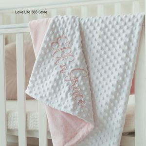 Dekens 36 kleuren naam gepersonaliseerd geborduurde geboren babydekens swaddling kinderen swaddle zachte fleece voor wieg kinderwagen