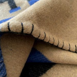 Dekens 7 Unisex Kleuren Dikker Fashion Letter Designer Mannen Dames Sjaals Indoor Outdoor Warm Charm Lover Deken