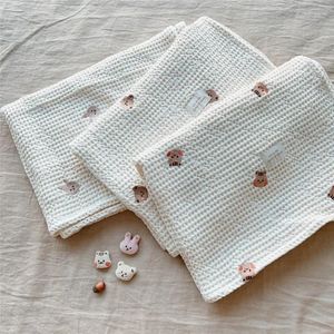 Couvertures en mousseline brodée pour bébé, emmaillotage pour nouveau-né, poussette, couche-culotte pour bébé, couverture gaufrée, accessoires de literie