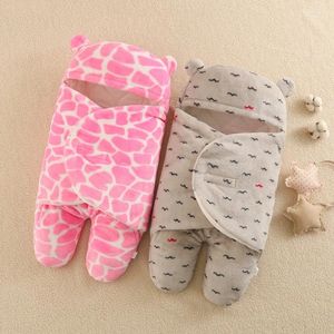 Couvertures Sac de couchage pour bébé Couverture en coton flanelle Épaissir les jambes fendues Enveloppe anti-coup de pied en automne / hiver Né Swaddle Wrap