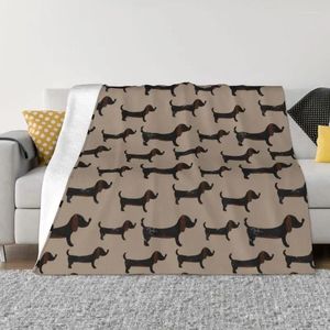 Couvertures Badger Sausage pour chiens Amoureux couvertures Blanche à la chèque Printemps Automne Chèque de teckel Flanelle pour canapé pour la chambre à coucher extérieure