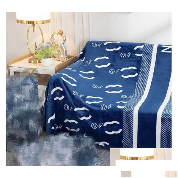 Mantas Mantas Diseñador de lujo Manta azul Logotipo de letra blanca Decoración de habitación cómoda y cálida 150X200 cm con caja de regalo Entrega de gota DHHHWJ
