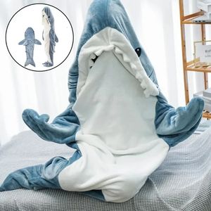 Dekens Cartoon Haai Nachthemd Slaapzak Schattige Pyjama Dutje Megalodon Deken Meg Flanel Nachtjapon Comfy Badjas Homewear 231207