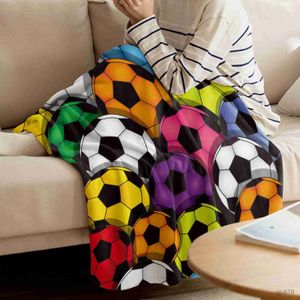 Couvertures Couverture de flanelle polaire colorée de Football moelleuse pour le couvre-lit de drap d'hiver pour le canapé-lit en peluche couvertures de jet chaudes et douces R230824