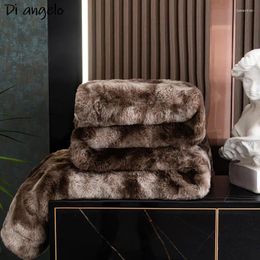 Couvertures européens d'automne d'automne de luxe de luxe Coral Velvet épaississant la couverture de lit de bureau confortable