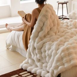 Couvertures Luxueuse couverture en fourrure de lapin Toscana avec polaire à bulles épaisse double face - Idéale pour la sieste au bureau et la couverture de canapé - Lit en peluche 231120