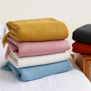 Dekens Nieuwe Noordse moderne geknakte deken met kwastje voor bedbank Solid Color Travel Air Boheems Soft Nap TV Comfortabele gooi deken