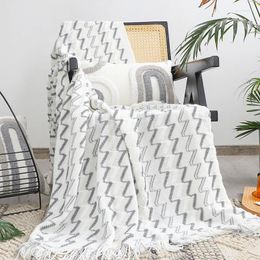 Couvertures nordiques modernes gris et blanc couverture tricotée châle modèle chambre canapé serviette maison El décoration lit fin doux jet
