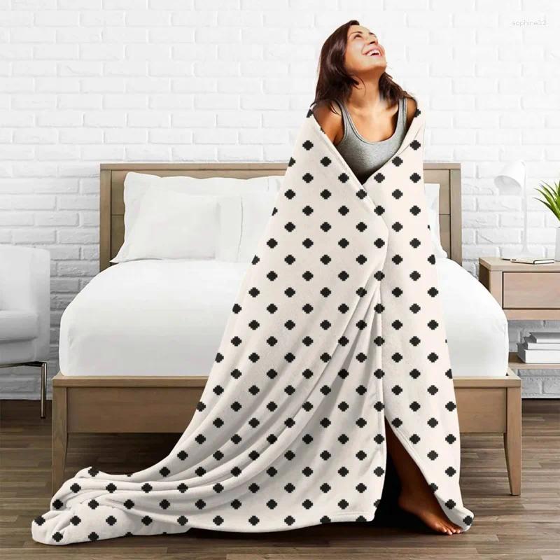 Filtar polka dot filt flanell vinter flerfunktion super varmt kast för sängkläder plysch tunt täcke
