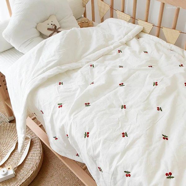 Couvertures Pur coton bébé hiver couette cerise ours brodé infantile enfants épaissir lit lit berceau couverture couverture maternelle literie