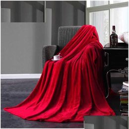 Couvertures rouges de flanelle à flanelle jet doux sur canapé-lit PLIVANT VOYAGE PLAIS ADT TEXTILE TEXTILE COULEUR SOLIDE DRUP DIVRATION DES TEXTILES DHLBQ