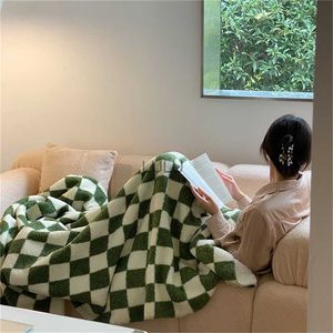 Couvertures Rétro damier polaire couvertures hiver chaud doux Double face Plaid canapé jeter couverture nordique en peluche lit couvre-lit couverture YQ230925