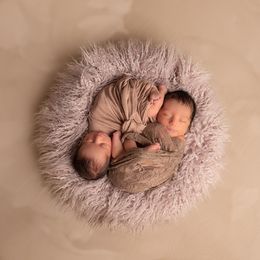 Dekens Inbakeren Baby Ronde Deken Lange Stapel Mongolië Namaakbont Studio Prop geboren Po Shoot Achtergrond Mandvuller Pography Accessoires 230919