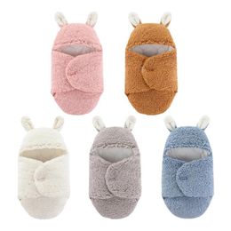 Couvertures emmailloter bébé sac de couchage agneau en peluche garçons filles mignon épaissie emmailloter automne hiver né couette