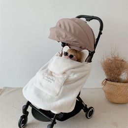 Dekens Swaddling geborduurde beer baby winter mantel kinderwagen deksel winddichte peuter warme quilt baby dutje buitenkleding 221203