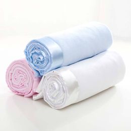 Dekens Swaddling geborduurd katoen quilt zachte baby swaddle Stroller deken deken infantil wrap kinderen maandelijkse massief flanel satijn rand 230817