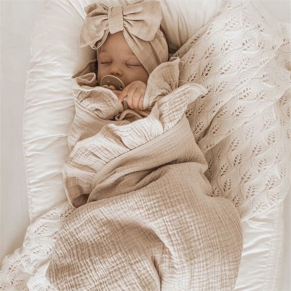 Mantas Swaddling INS Ruffled Muslin Baby Swaddle para ropa de cama infantil nacida Accesorios orgánicos nacidos Recibir manta de algodón 221024