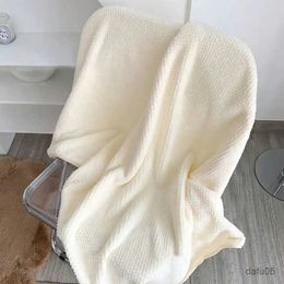 Dekens Swaddling zachte koraal fluweel baby bad handdoek handdoek Badkamerbenodigdheden absorberende badhanddoek geschikt voor het strandhuis en badkamer