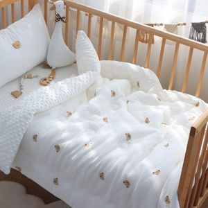 Couvertures d'emmaillotage d'hiver épais en mousseline de coton brodé ours tigre bébé couette née couette thermique couverture de berceau pour bébé avec remplissage 221205