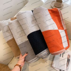 Couvertures Jeter Plaid Couverture Marque Designer Cachemire Couverture pour Lits Canapé Polaire Tricoté Laine Couverture Maison Sieste Portable Écharpe 230909