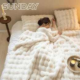 Couvertures d'hiver imitation fourrure couverture en peluche chaud super doux lit canapé couverture luxe moelleux jeter chambre canapé taie d'oreiller 231121