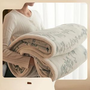 Dekens Winterverdikte en warme melkpluche deken Dubbelzijdige flanellen hoes Quilt Multifunctioneel