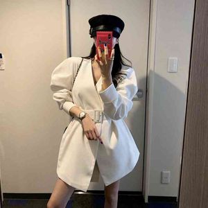 Blazer costumes coréen Chic bureau dame blanc col en V manches bouffantes manteau femmes ample pansement taille veste élégante ceinture 210429