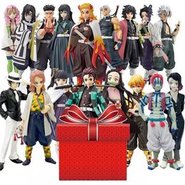 Blind box Demon Slayer Figuur Kimetsu no Yaiba Mystery Box Blind Box Anime Cadeau voor Animer Nezuko Zenitsu Figuur Lucky Box Mysterious 230705