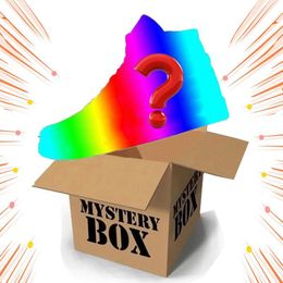 Slipper de caja ciega Lucky Boxs Mystery Box Mysterious Gift Random Get One Designer